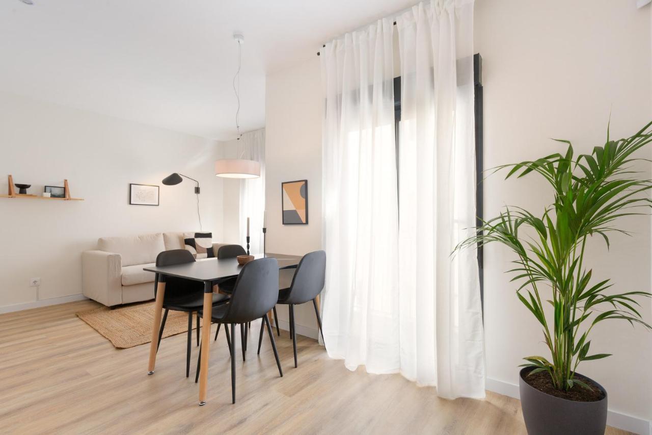 Urban Chill Apartments By Olala Homes L'Hospitalet de Llobregat Bagian luar foto